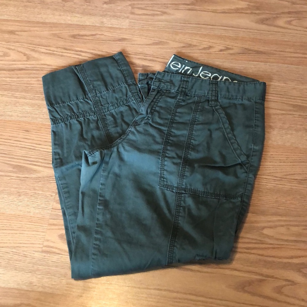 Calvin Klein army green capris